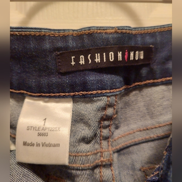 3 for $15! Fashion Nova Jeans - Picture 3 of 4